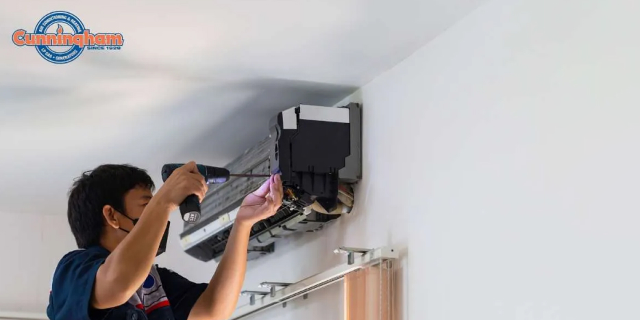 Air conditioner maintenance service